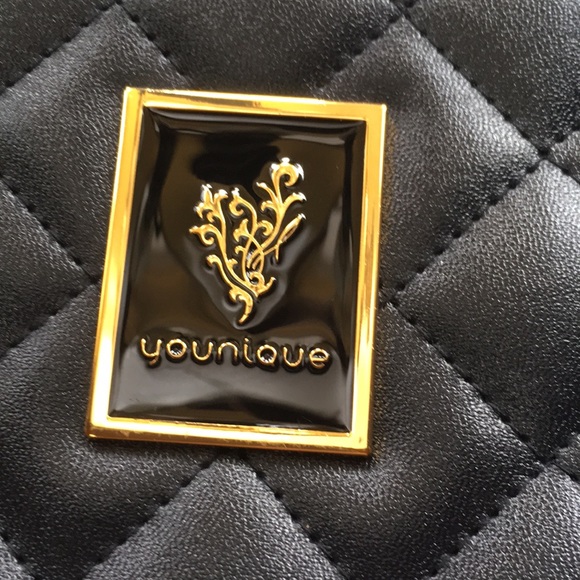 Younique purse with gold chain - Picture 2 of 4
